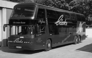 Neoplan Skyliner Doppelstock <p>74 + 1 Sitzplätze, DVD, CD, Klimaanlage</p>